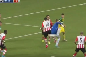 (VIDEO) OVAKAV GOL GOLMANA NISTE SKORO VIDELI: Hansen šokirao PSV u 95. minutu