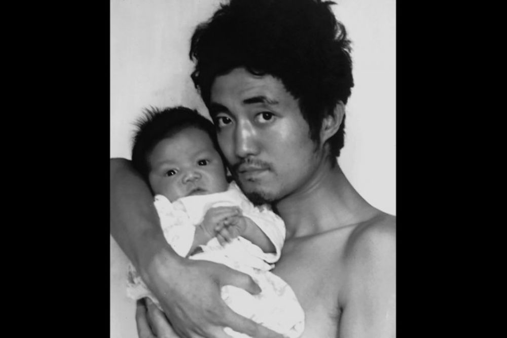 (FOTO) ODUŠEVILI SVET: Otac i sin se 28 godina slikali u istoj pozi