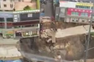 (VIDEO) ŠTA SE DEŠAVA U KINI: Otvaraju se ogromne rupe u zemlji, propadaju čitave zgrade