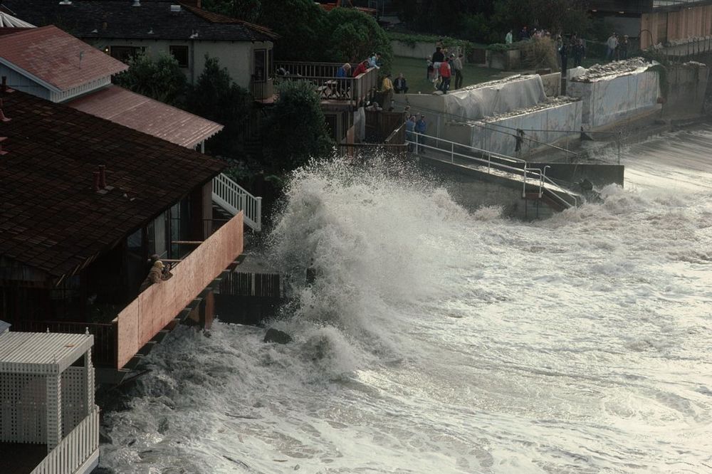 PELJEŠAC POGODILE NEZAPAMĆENE POPLAVE: Meštani mole za pomoć, sve im je uništeno