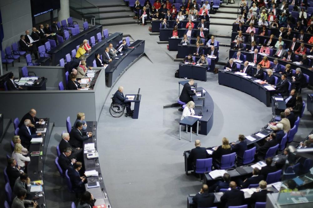 POSLE ŽESTOKE DEBATE: Bundestag dao zeleno svetlo za paket pomoći Grčkoj