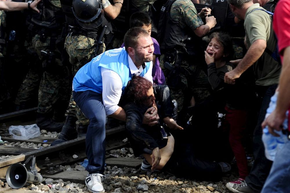 HAOS S MIGRANTIMA: Makedonija zatvorila granicu do jutra