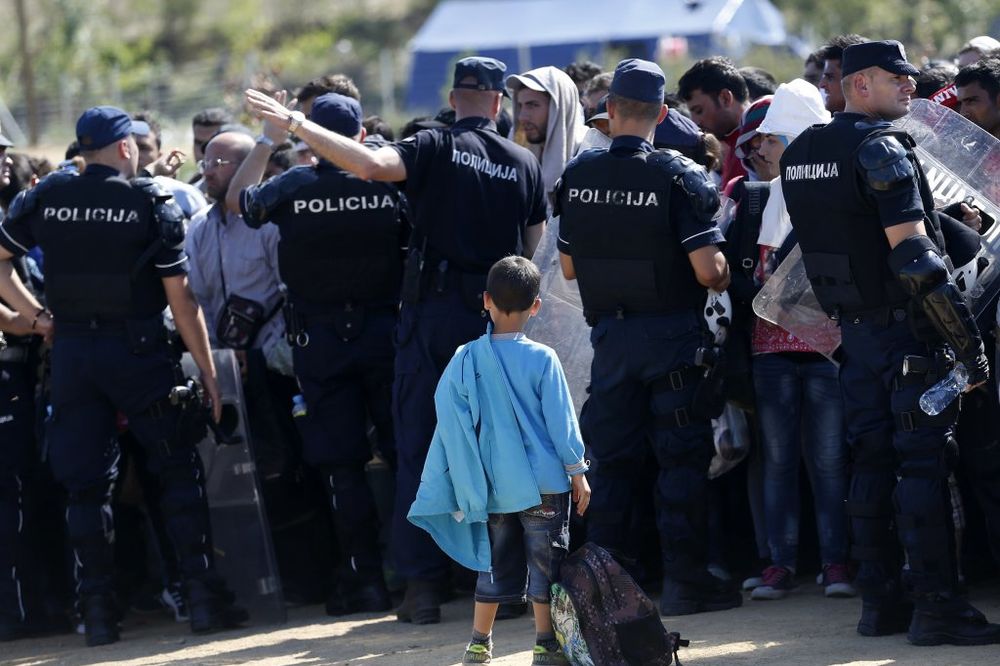Vučić naložio pripremu odgovora za situacije sa migrantima