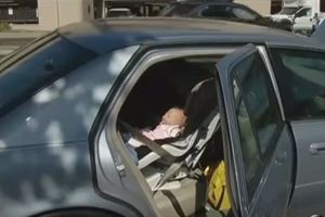 POLICIJA U AKCIJI: Razbili staklo na autu da spasu bebu, a izvukli-lutku