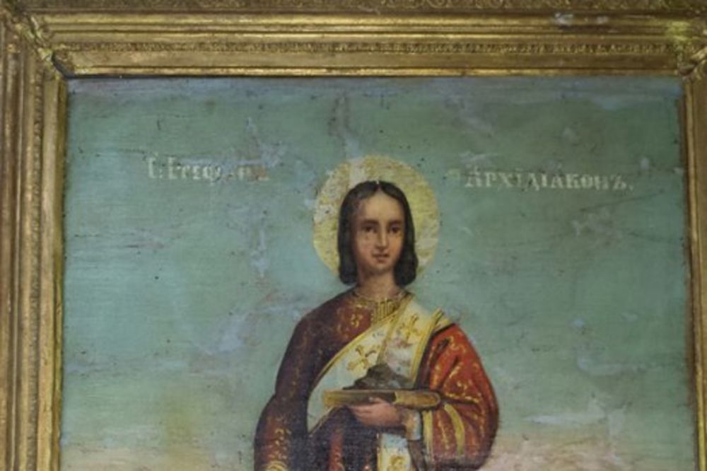 (FOTO) SPREČENO KRIJUMČARENJE: Pokušao da iznese iz Srbije 2 ikone i ulja na platnu