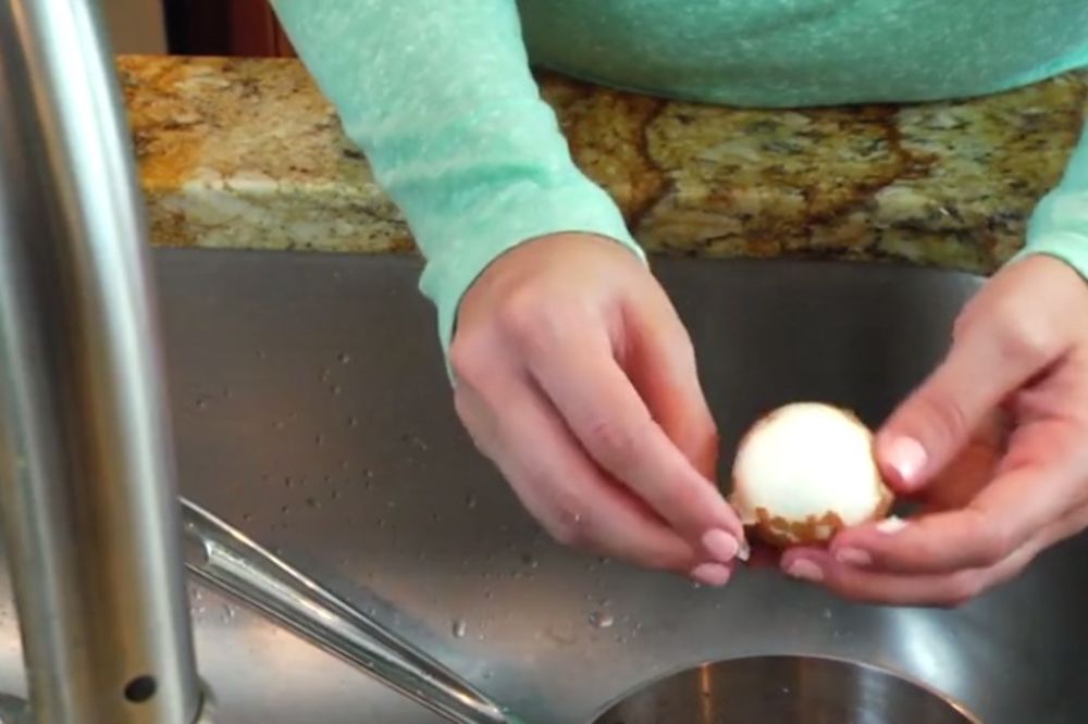 NEMOJTE DA SE OTRUJETE: Evo koliko dana smete da JEDETE kuvana jaja pre nego što postanu OPASNA