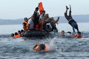 POTONUO IZBEGLIČKI ČAMAC KOD LEZBOSA: Osam migranata nestalo u Egejskom moru