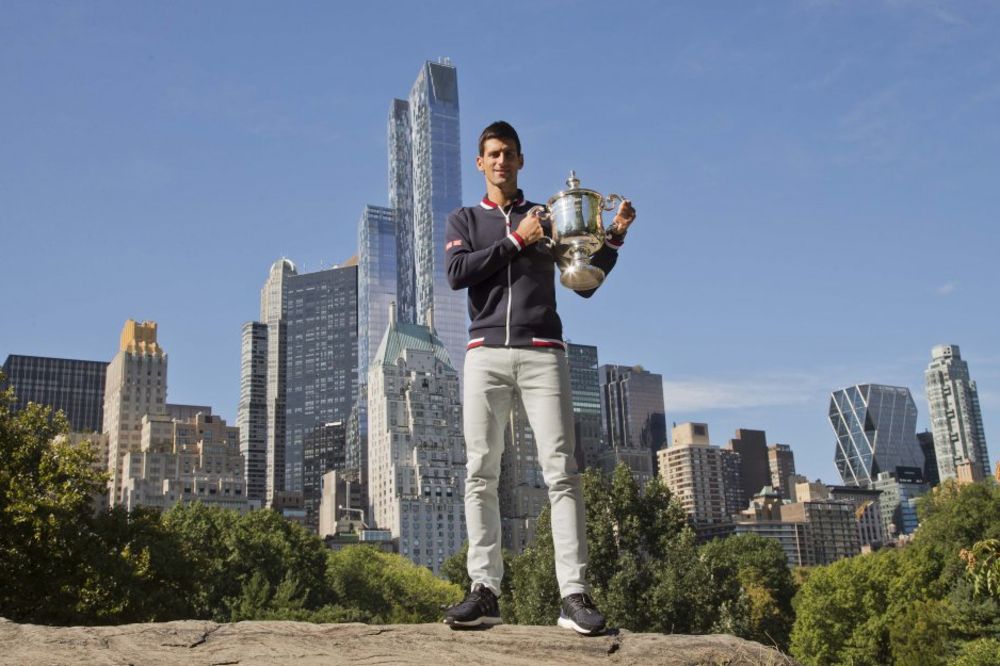 (FOTO) PROŠETAO TROFEJ: Njujork se poklonio Novaku Đokoviću