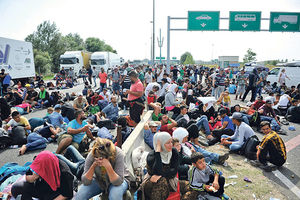 UNHCR: Na srpsko-mađarskoj granici blokirano 1.300 migranata