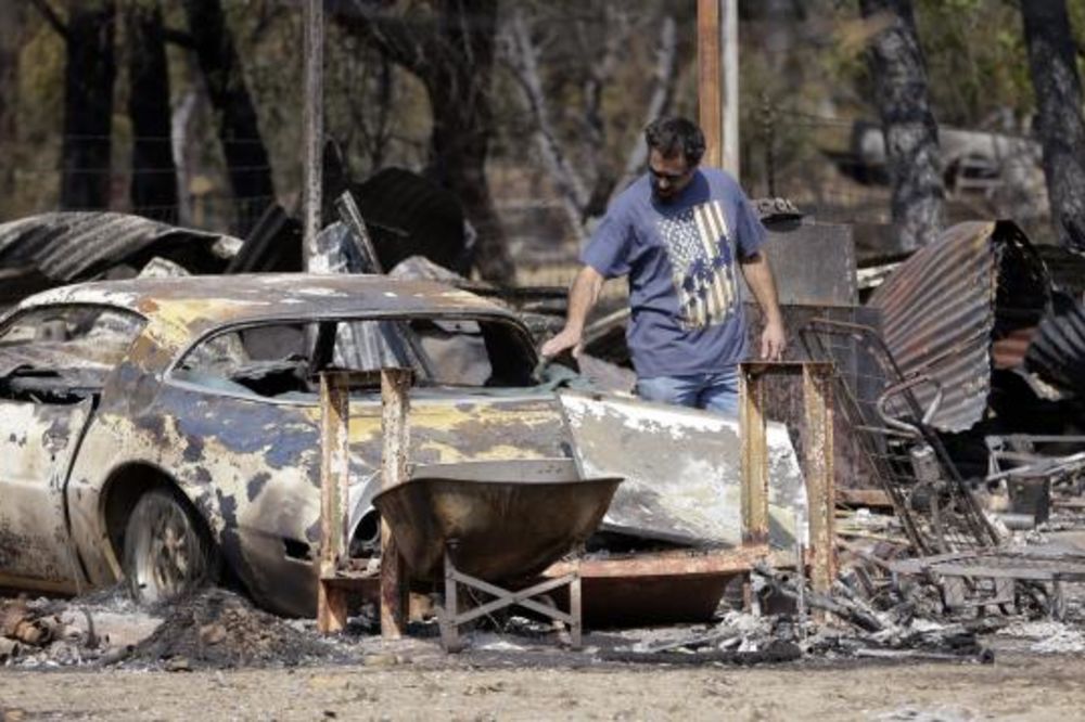 KIŠA POMAŽE VATROGASCIMA: U požarima u Kaliforniji pronađena tri izgorela tela