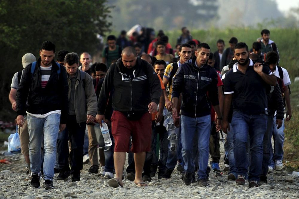 NOVI IZBEGLIČKI TALAS: Na makedonsku granicu stiže još 80.000 izbeglica