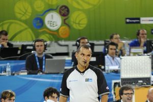 SRBIJA, IPAK U FINALU: Belošević sudi meč za zlato na Evrobasketu
