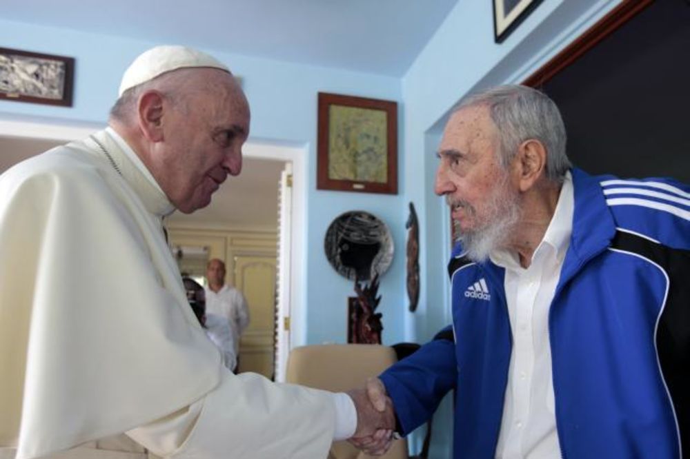NASTAVLJENA POSETA KUBI: Papa Franja se sastao sa Fidelom