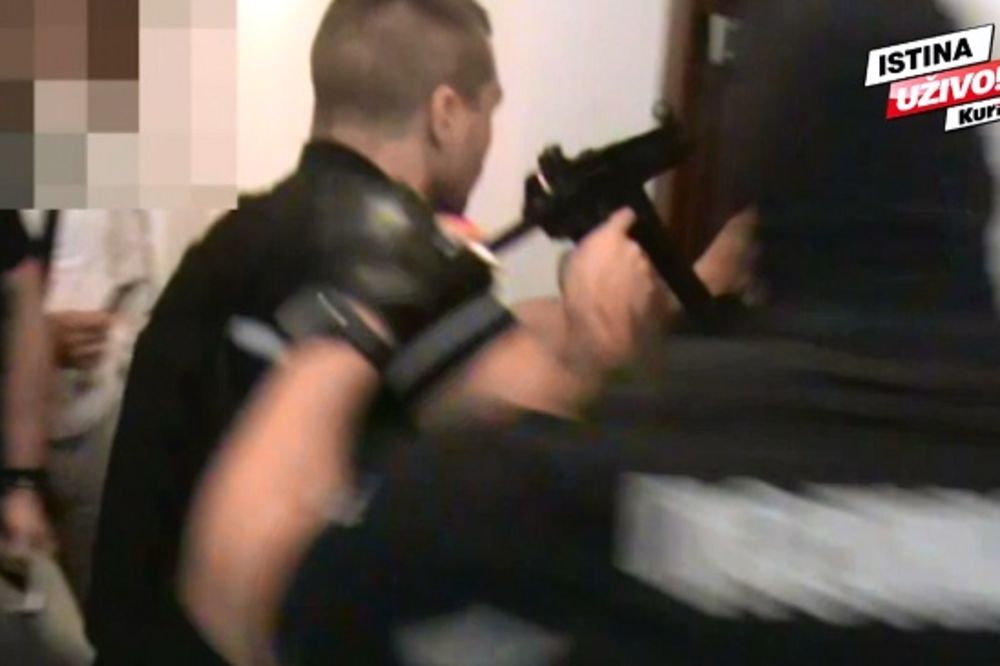 KURIR TV AKCIJA NA PETROVARADINU: Ovako hapsi srpska policija!