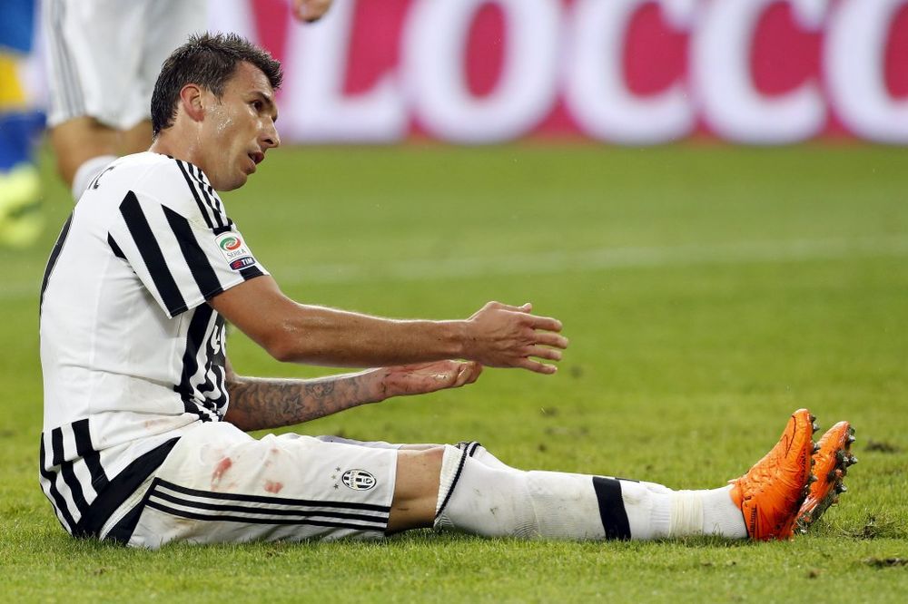HRVAT ZBOG POVREDE NA POŠTEDI: Juventus tri nedelje bez Mandžukića