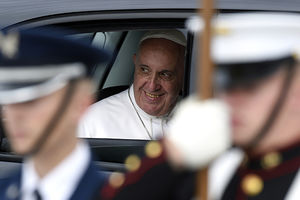ČOVEK KOJI JE IŠAO NA MESEC TVRDI: Papa krije zastrašujuću tajnu i nije jedini