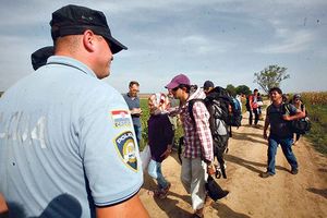 SRAMOTA HRVATSKE POLICIJE: Prebijaju i pljačkaju migrante!