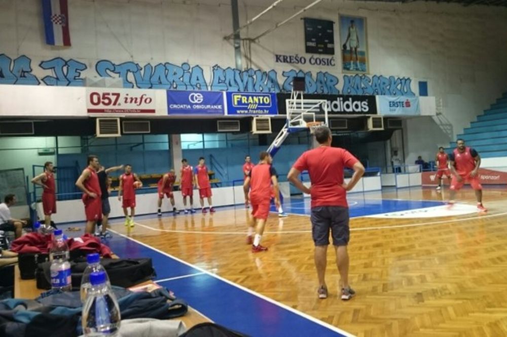 TURNIR U ZADRU: Košarkaši Crvene trenirali u legendarnoj dvorani