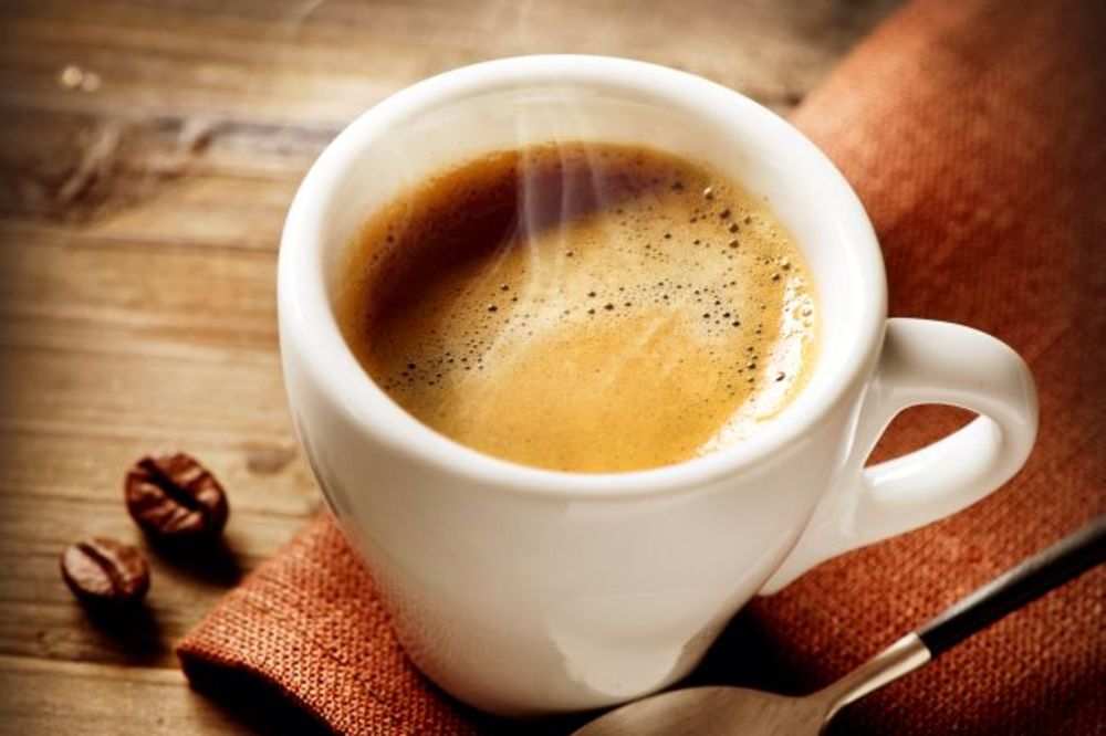 NISTE BAŠ SVOJI DOK NE POPIJETE KAFU? 8 znakova da preterujete sa kofeinom