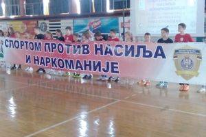 SPORTOM PROTIV NARKOMANIJE: Deca odigrala večiti derbi u Vrbasu