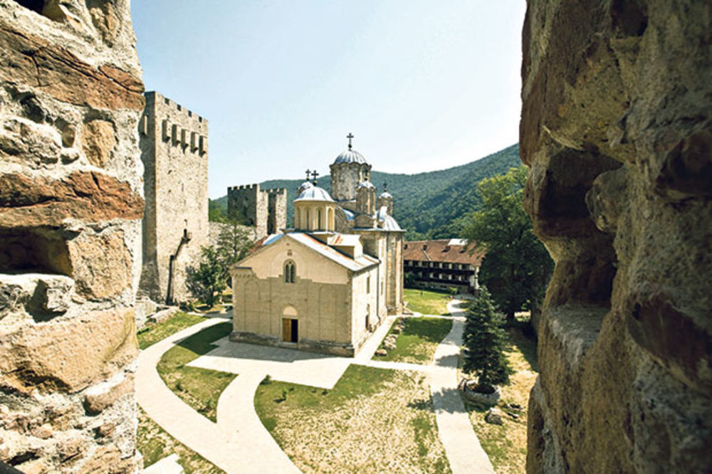 OBOREN TURISTIČKI REKORD: Stranci opsedali manastire po Srbiji!