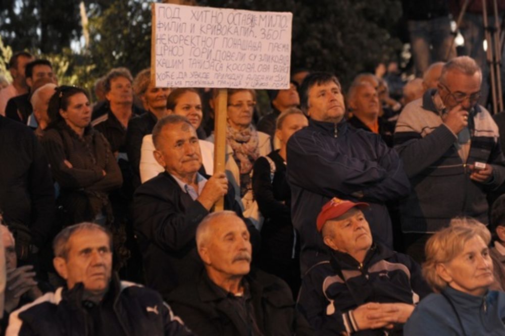 DRUGI DAN PROTESTA U PODGORICI: Radunović pozvao opoziciju da napusti Parlament