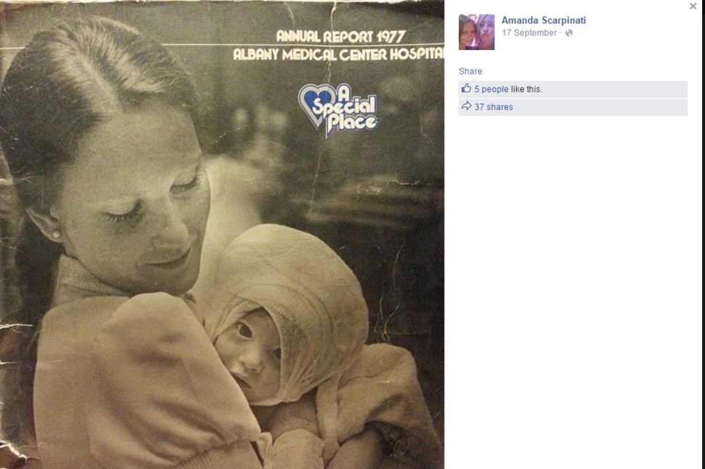 (FOTO I VIDEO) DIRLJIVO: Preko Fejsbuka pronašla sestru koja je brinula o njoj pre skoro 40 godina