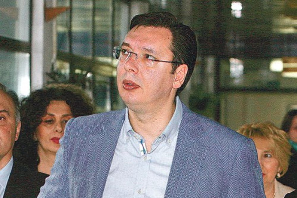 VUČIĆ OBEĆAO VATROMET KAD NAĐEMO KUPCA: Intezivni razgovori za prodaju Železare