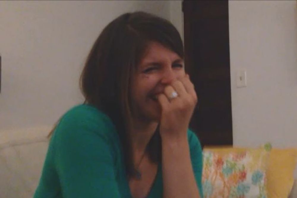 (VIDEO) NAPRAVIO VIDEO IGRICU KAKO BI ZAPROSIO DEVOJKU: Pogledajte kako je ona odreagovala