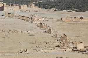 MONSTRUOZNO: IS raznela tri čoveka vezavši ih za antičke stubove u Palmiri!