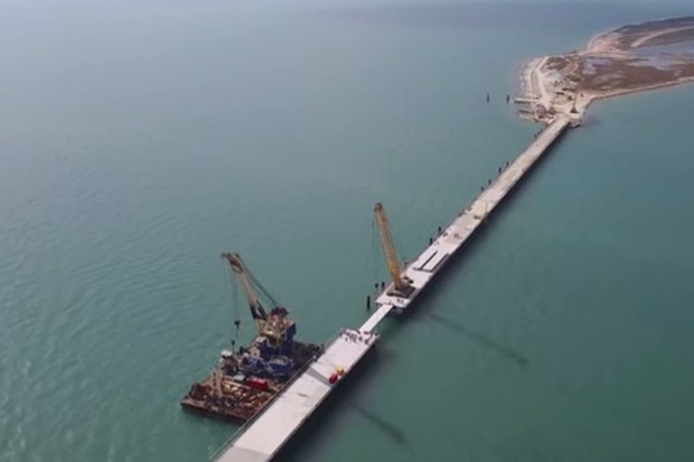 (VIDEO) NIKAD BLIŽI: Most koji spaja Krim i Rusiju se gradi brzinom svetlosti!