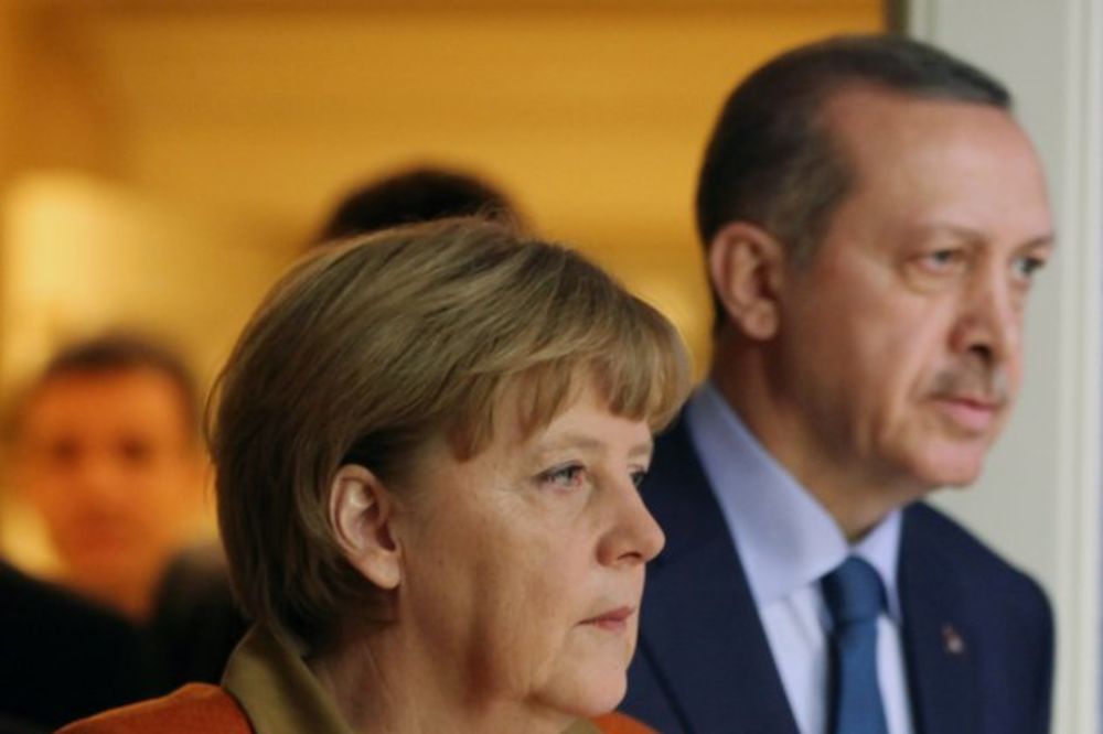 MERKELOVA POPUSTLJIVA PREMA ERDOGANU? Kancelarka: Evropa, ipak, ne bi trebalo da odbacuje Tursku