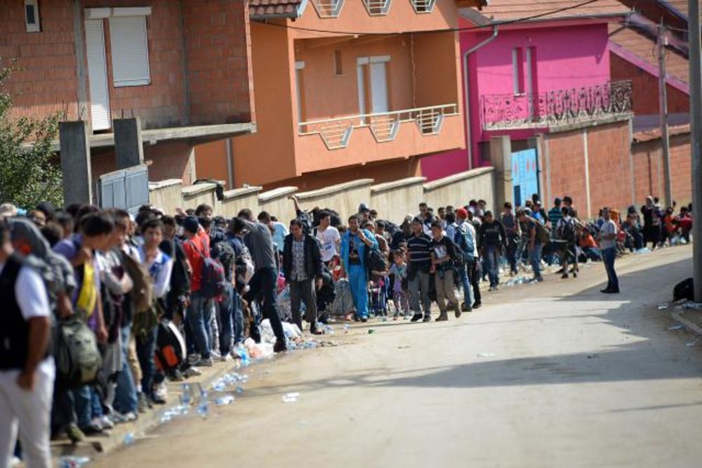 TALAS MIGRANATA SVE VEĆI: Od ponoći u Preševu registrovano više od 1.900 izbeglica