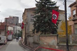 (VIDEO) BITOLJČANI POBESNELI: Na Gugl stritu Bitolj prepun nacističkih zastava!