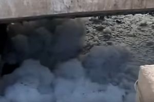(VIDEO) TOKSIČNI HOROR: Ovo jezero je toliko zagađeno da gori!