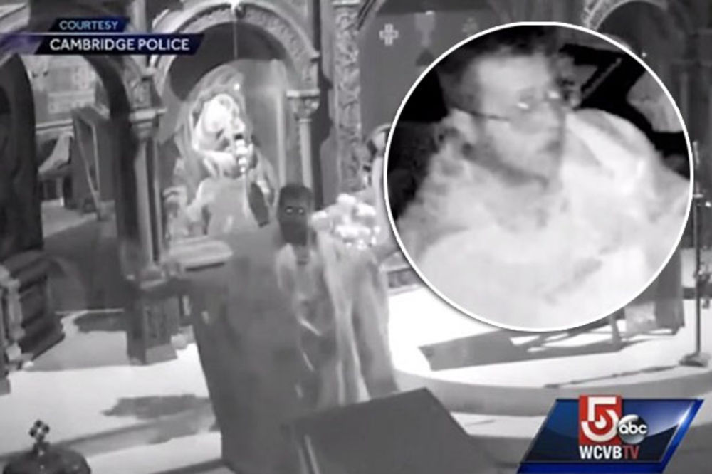 (VIDEO) PREPOZNAJETE LI GA Ovo je čovek koji je go izvršio seksualni čin na oltaru Crkve Svetog Save