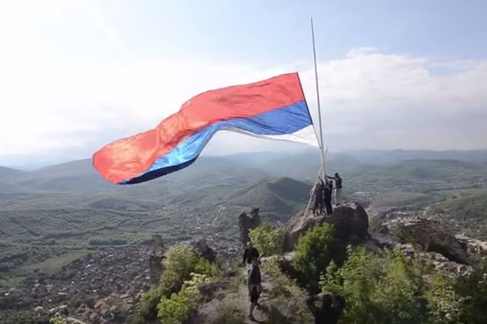 NE MRZIM NIKOGA, ALI NE DAM NA SVOJE: Srpski reperi za braću sa Kosova i Metohije!