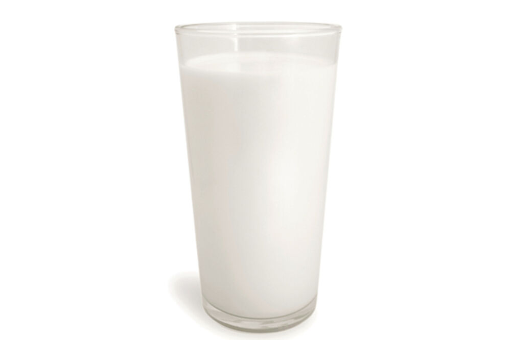 ODLUKA VLADE: Prelevmani na uvoz mleka ostaju do kraja 2016.