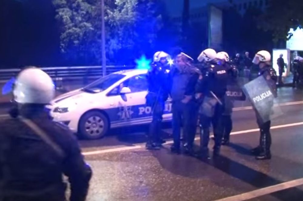 NEREDI U PODGORICI: Policija tukla i novinara Gojka Raičevića, supruzi nije dozvoljeno da ga vidi