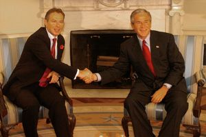ISPLIVALI TAJNI DOKUMENTI: Bler i Buš godinama unapred dogovarali invaziju na Irak