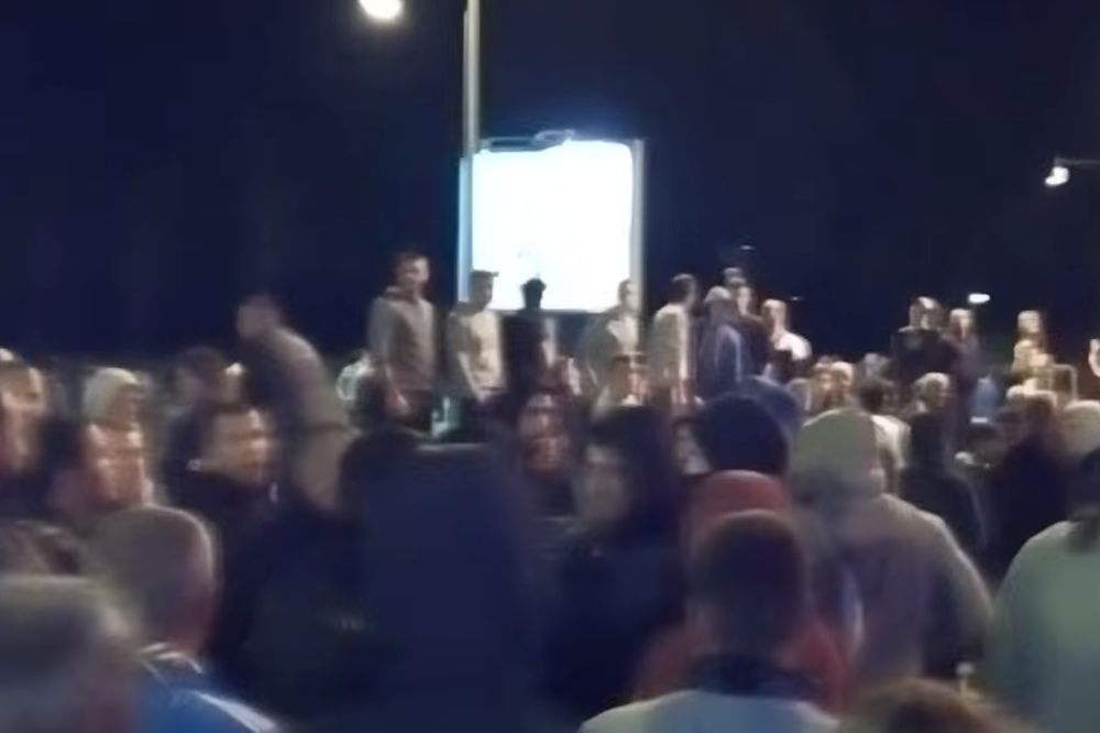 KO SU MASKIRANE OSOBE U PODGORICI: Ušli među građane i gađali policiju kamenicama!