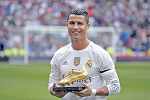 KARLOS BESAN ZBOG DODELE ZLATNE KOPAČKE: Ma kakav Ronaldo, kakav Mesi, najbolji je Nejmar!