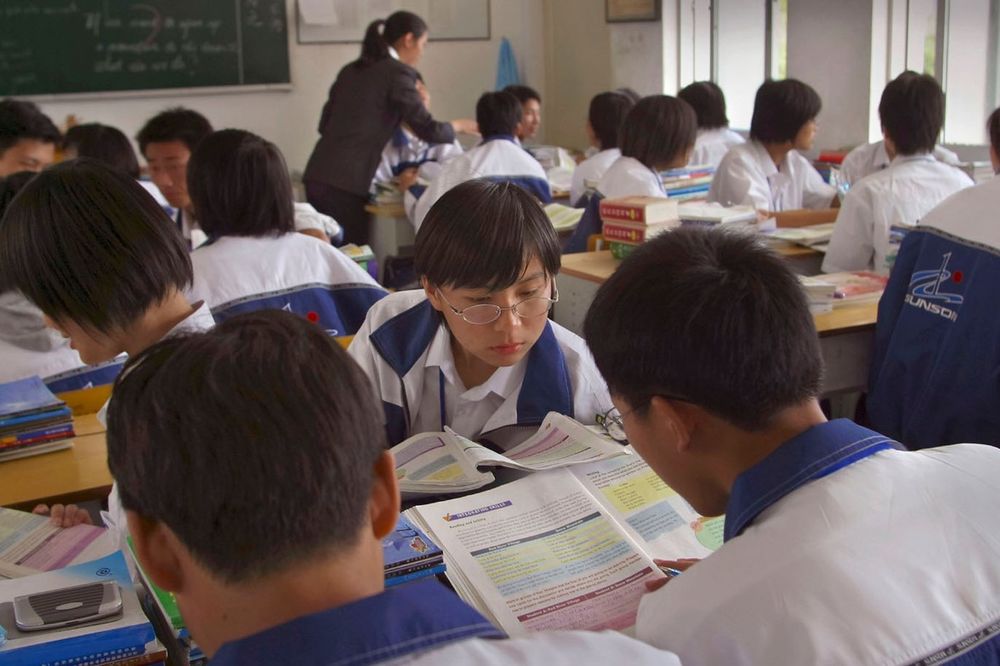 HOROR U KINI: Dvojica dečaka ubila i opljačkala učiteljicu