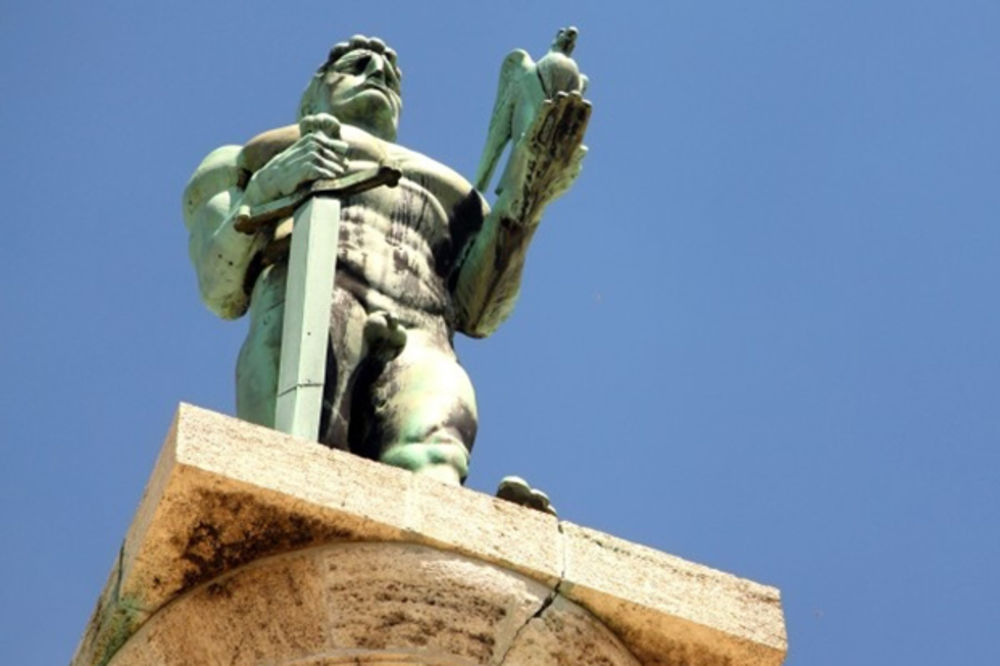PRIČA O “VESNIKU POBEDE”: Kako je simbol Beograda završio na Kalemegdanu