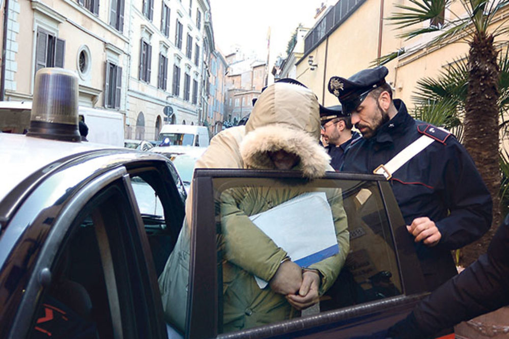 DOLIJAO: Srbin opljačkao 50.000 evra iz banke u Italiji