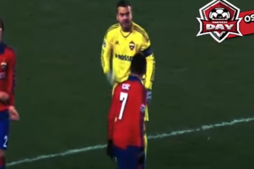 (VIDEO) OVAKO IZGLEDA KADA SE RUS NALJUTI: Golman CSKA umalo prebio Tošića zbog primljenog gola