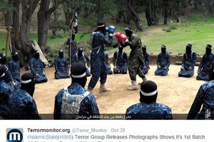 (FOTO) OVAKO IZGLEDA KAMP DŽIHADISTA: Među maskiranim vojnicima ima i dece