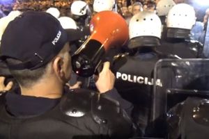 Vladin snimak: Šta je šef policije preko megafona rekao Milutinu Đukanoviću