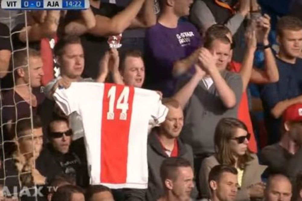 (VIDEO) DA SE NAJEŽIŠ: Ovako su holandski navijači pružili podršku bolesnom Johanu Krojfu