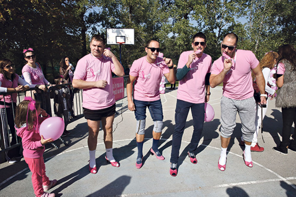 BUDI DEO ROZE TIMA: Muškarci trčali na štiklama u borbi protiv raka dojke